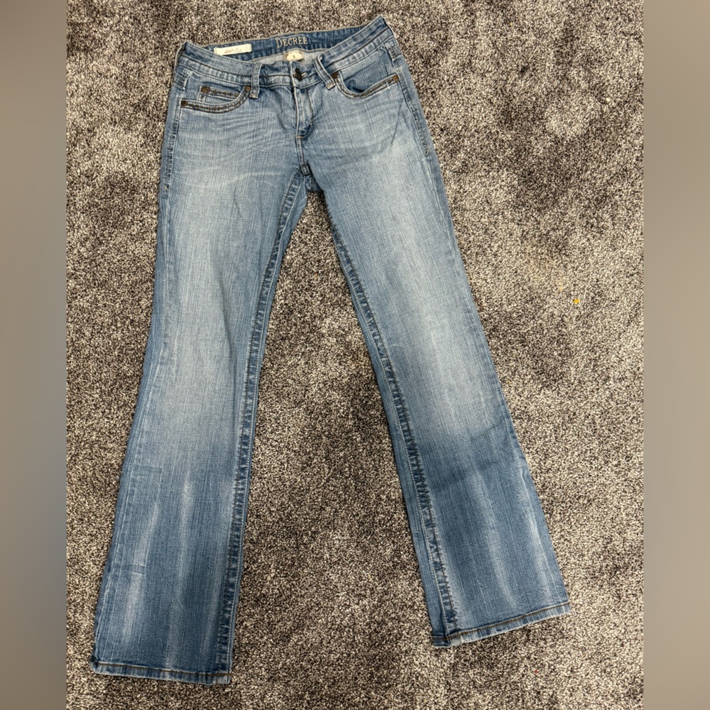 Decree Women's Size 5
Low Rise Bootcut Blue
Denim Jeans with Flap Pockets
